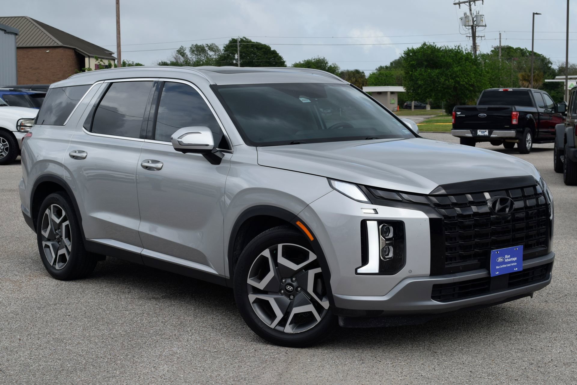 Used 2023 Hyundai Palisade Limited FWD image 3
