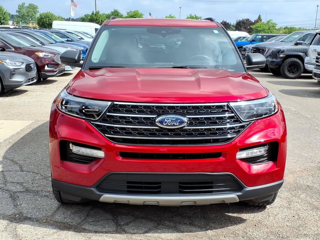 Certified 2023 Ford Explorer XLT w/ Equipment Group 202A AWD/4WD image 8