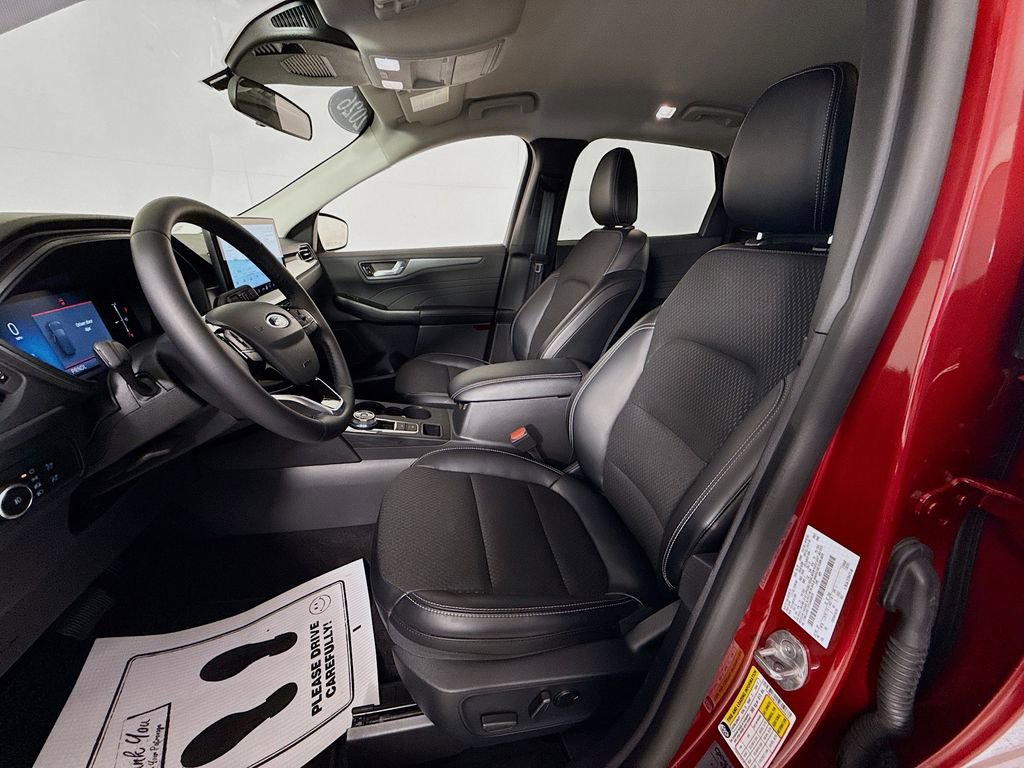 Certified 2026 Ford Escape SE FWD image 21