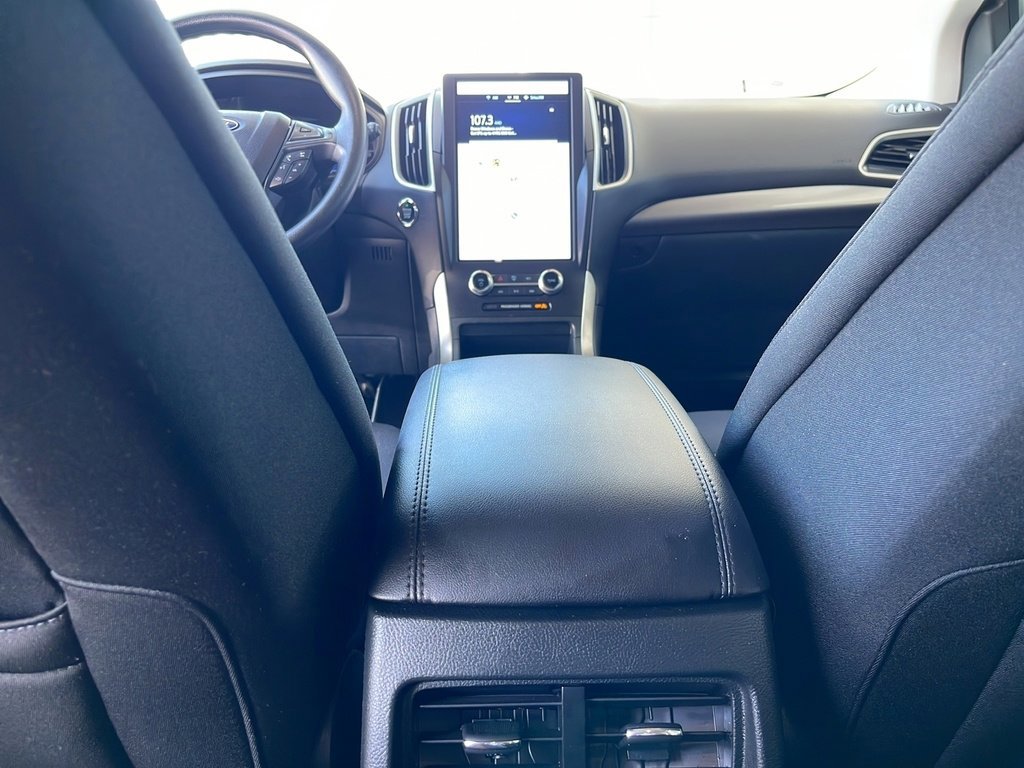 Certified 2024 Ford Edge SE w/ Black Appearance Package image 28