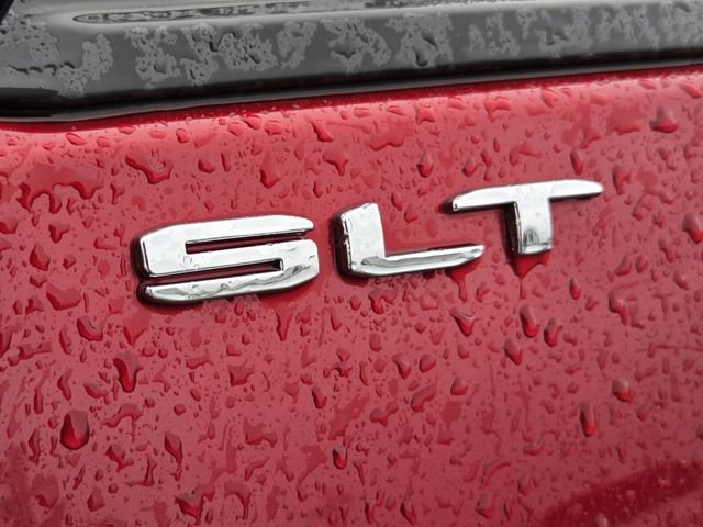 Used 2022 GMC Terrain SLT w/ LPO, Floor Liner Package AWD/4WD image 8