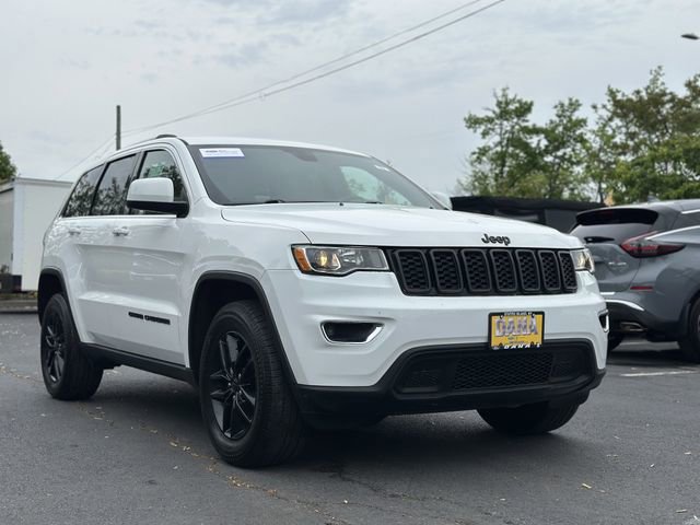 Used 2020 Jeep Grand Cherokee Laredo w/ 18" Wheel & 8.4" Radio Group AWD/4WD image 46