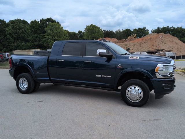 Used 2022 RAM 3500 Limited AWD/4WD image 2