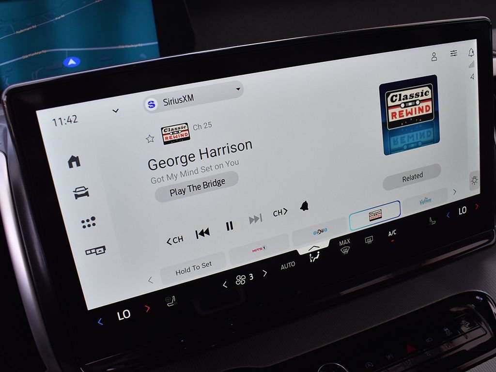 Certified 2025 Ford Expedition Active AWD/4WD image 24