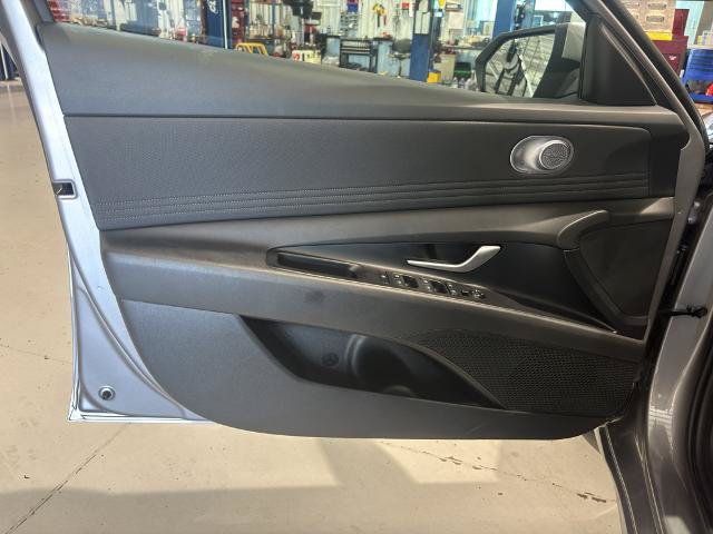 Used 2024 Hyundai Elantra SEL w/ Convenience Package FWD image 11