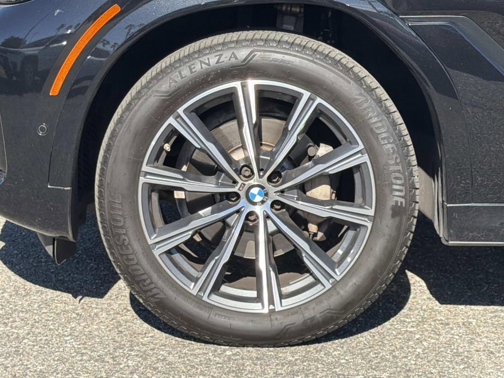 Used 2021 BMW X6 xDrive40i w/ M Sport Package AWD/4WD image 28