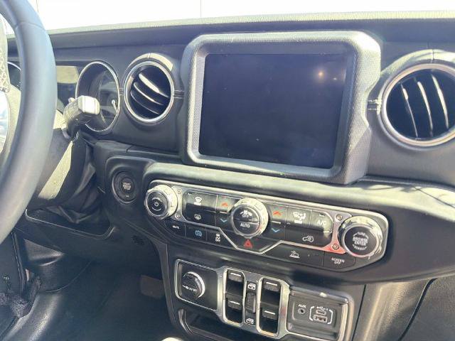 Used 2023 Jeep Wrangler Unlimited Sahara AWD/4WD image 18