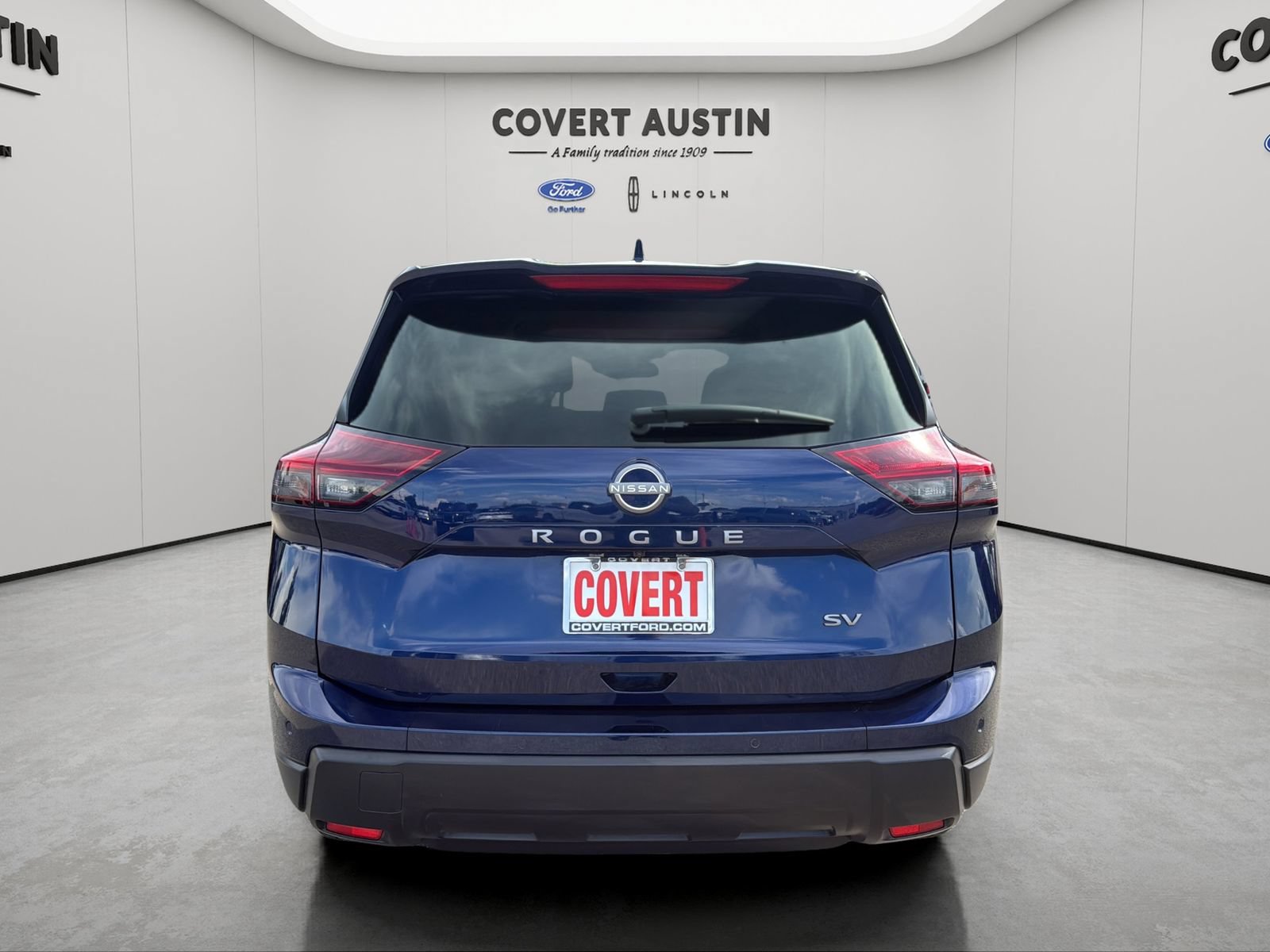 Used 2024 Nissan Rogue SV FWD image 4
