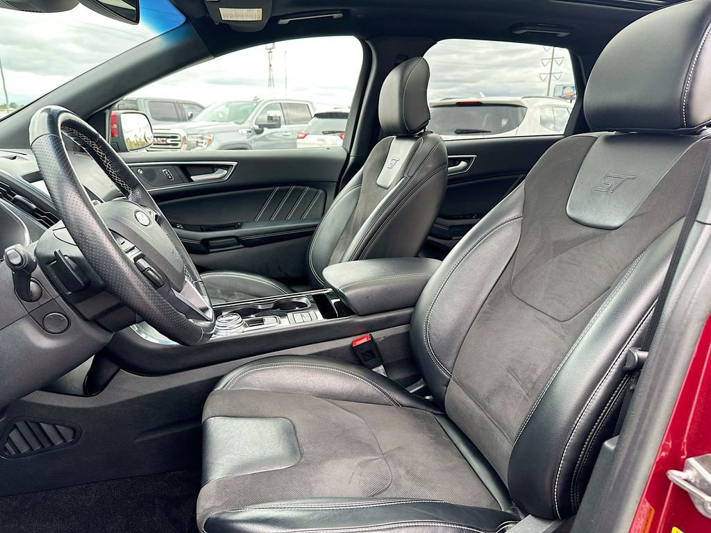Certified 2019 Ford Edge ST w/ Equipment Group 401A image 9