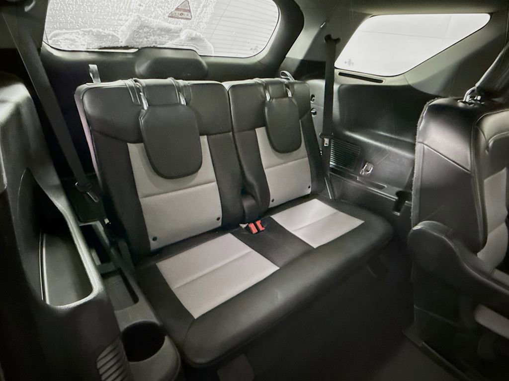 Certified 2022 Ford Explorer XLT w/ Equipment Group 202A image 27