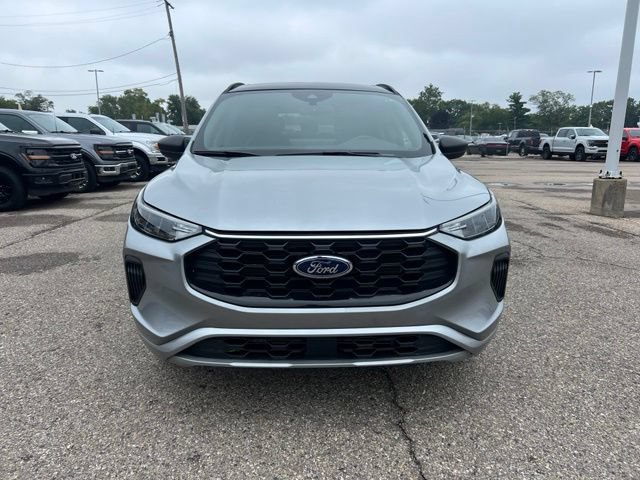 Certified 2024 Ford Escape ST-Line w/ Tech Pack #1 AWD/4WD image 2