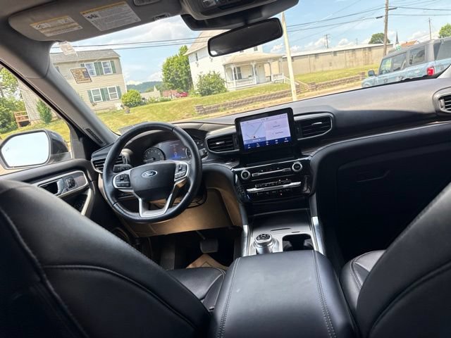 Certified 2022 Ford Explorer Limited w/ Equipment Group 301A AWD/4WD image 40