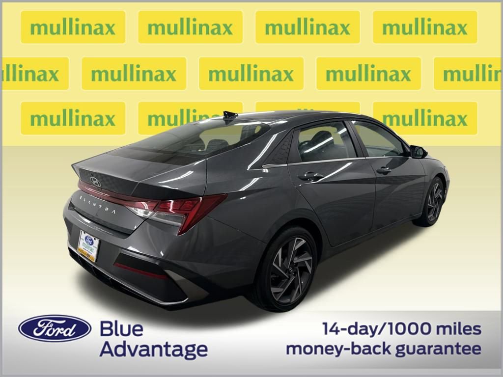 Used 2025 Hyundai Elantra SEL image 5