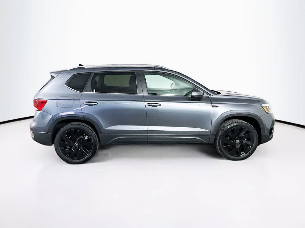 Used 2024 Volkswagen Taos SE w/ Panoramic Sunroof Package AWD/4WD image 26