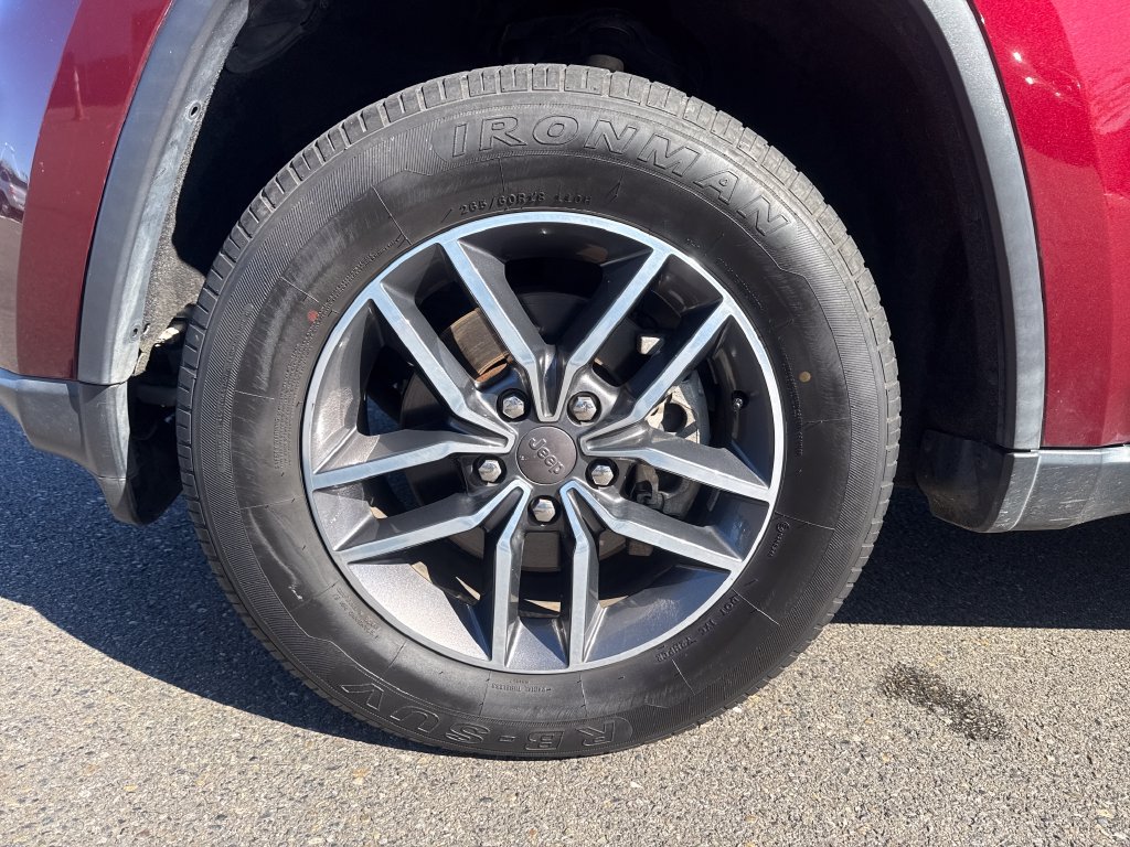 Used 2019 Jeep Grand Cherokee Limited AWD/4WD image 33
