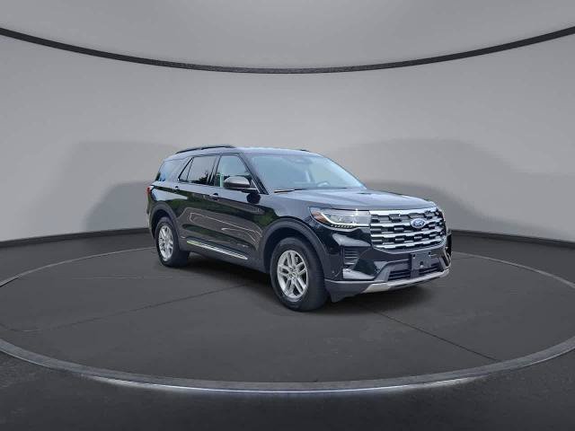 Certified 2025 Ford Explorer Active AWD/4WD image 2