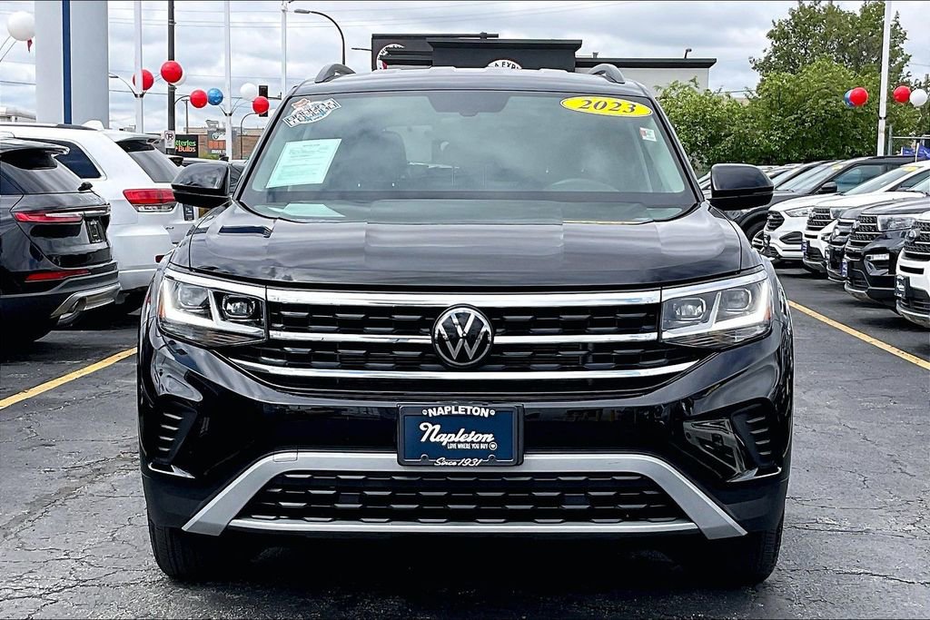 Used 2023 Volkswagen Atlas SE AWD/4WD image 2