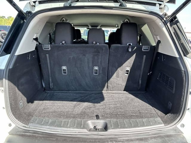 Used 2025 Nissan Pathfinder SV AWD/4WD image 10