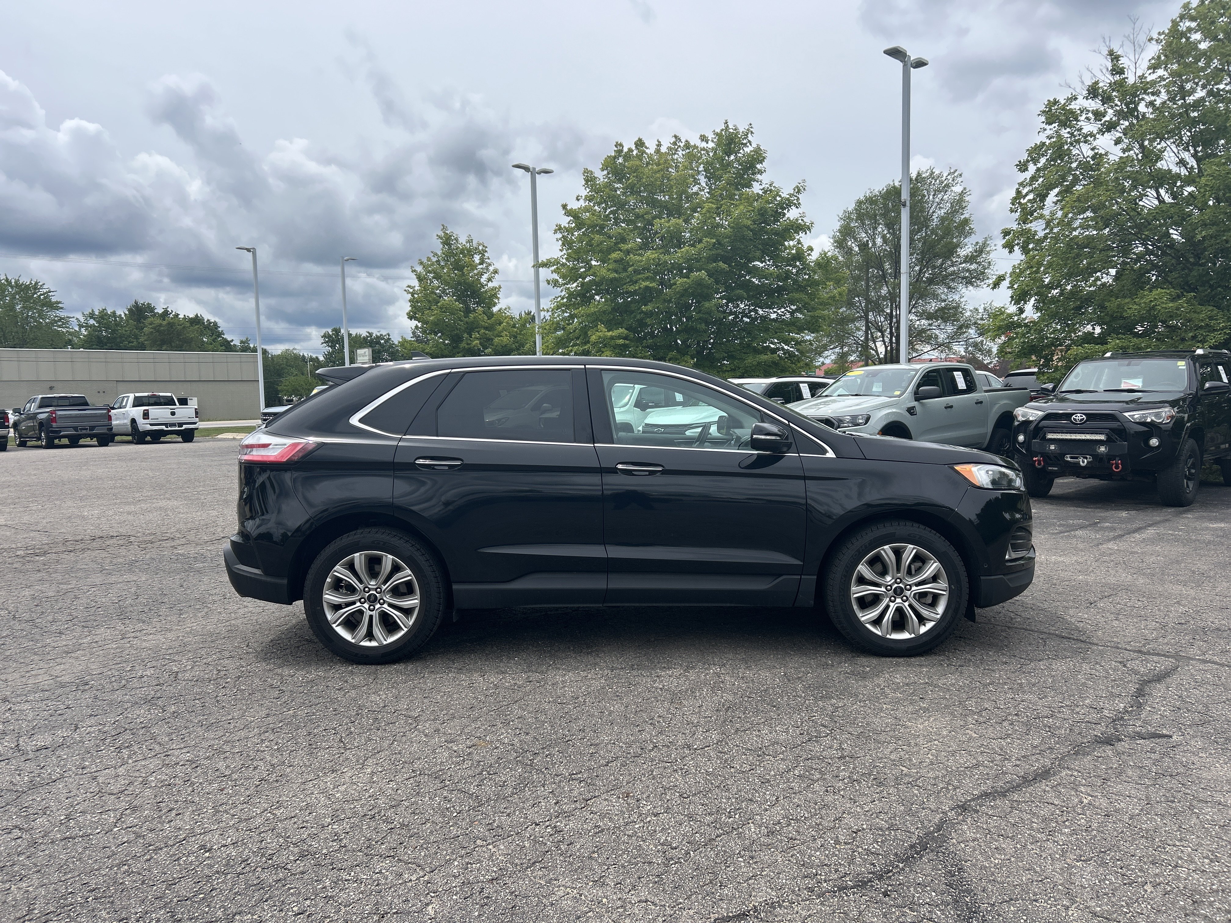 Certified 2024 Ford Edge Titanium AWD/4WD image 3