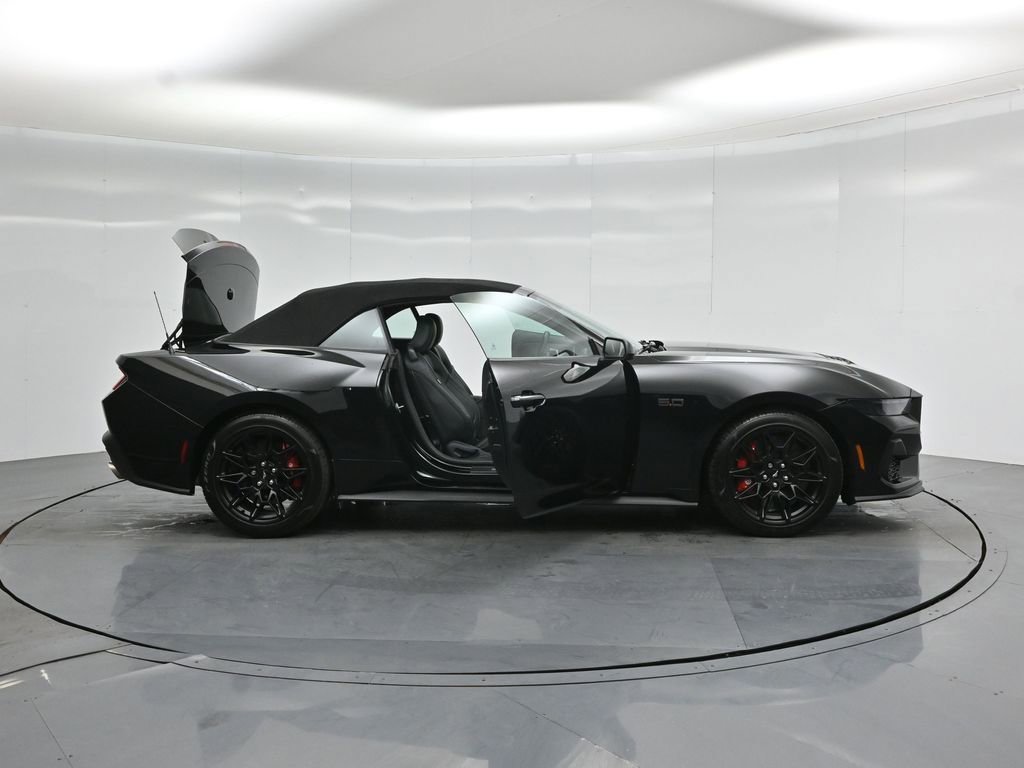 Certified 2025 Ford Mustang GT Premium w/ GT Performance Package image 5