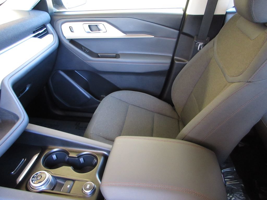Certified 2025 Ford Explorer Active RWD image 23