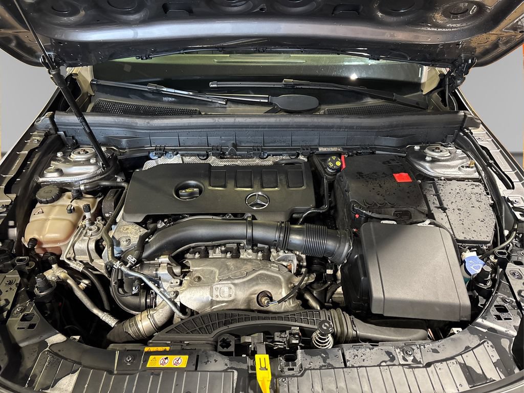 Used 2021 Mercedes-Benz GLB 250 4MATIC image 17