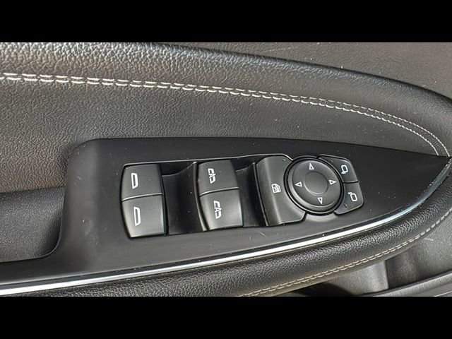 Used 2018 Buick Regal Essence FWD image 12