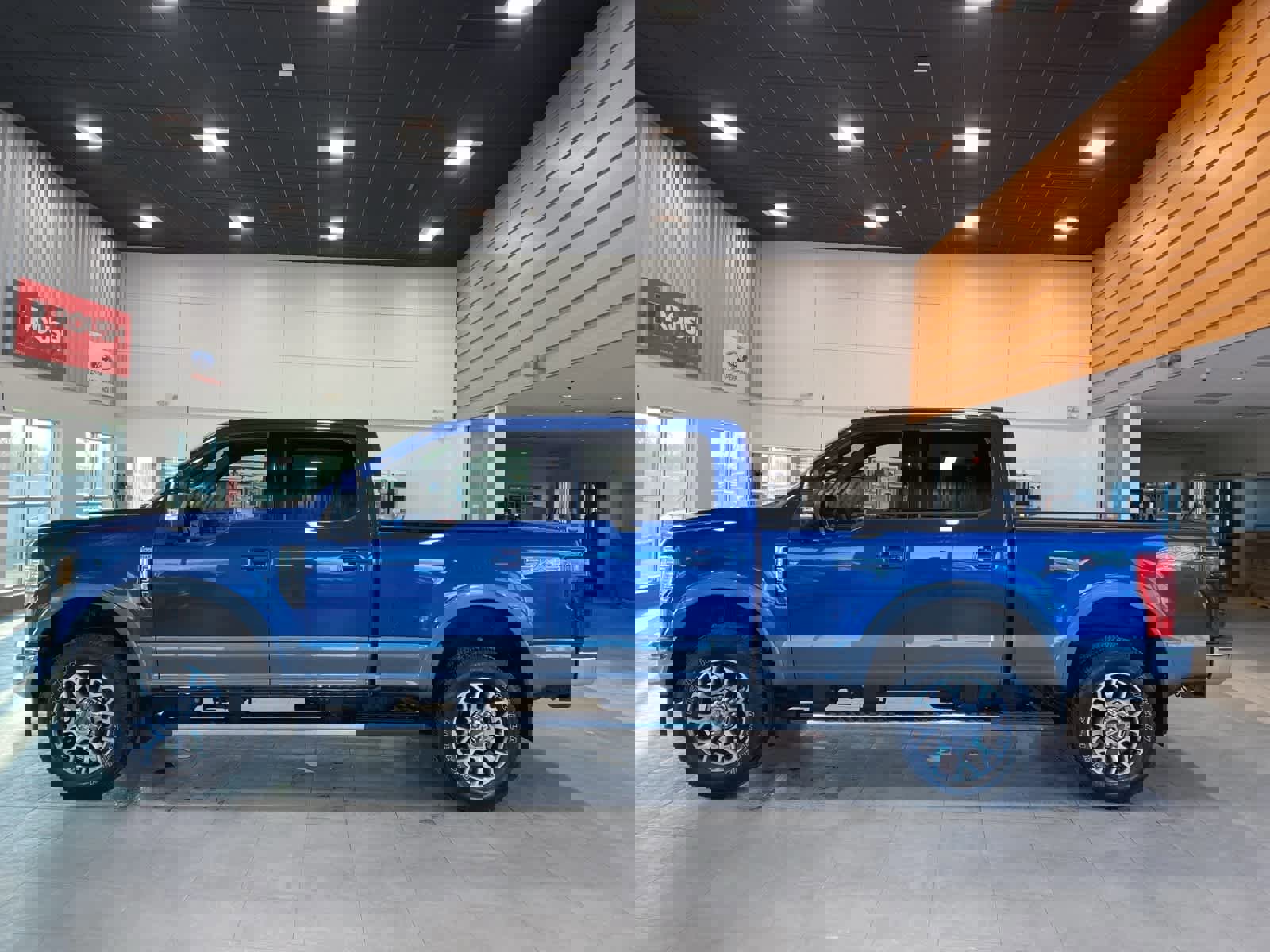 Certified 2022 Ford F350 Lariat w/ Lariat Ultimate Package image 2