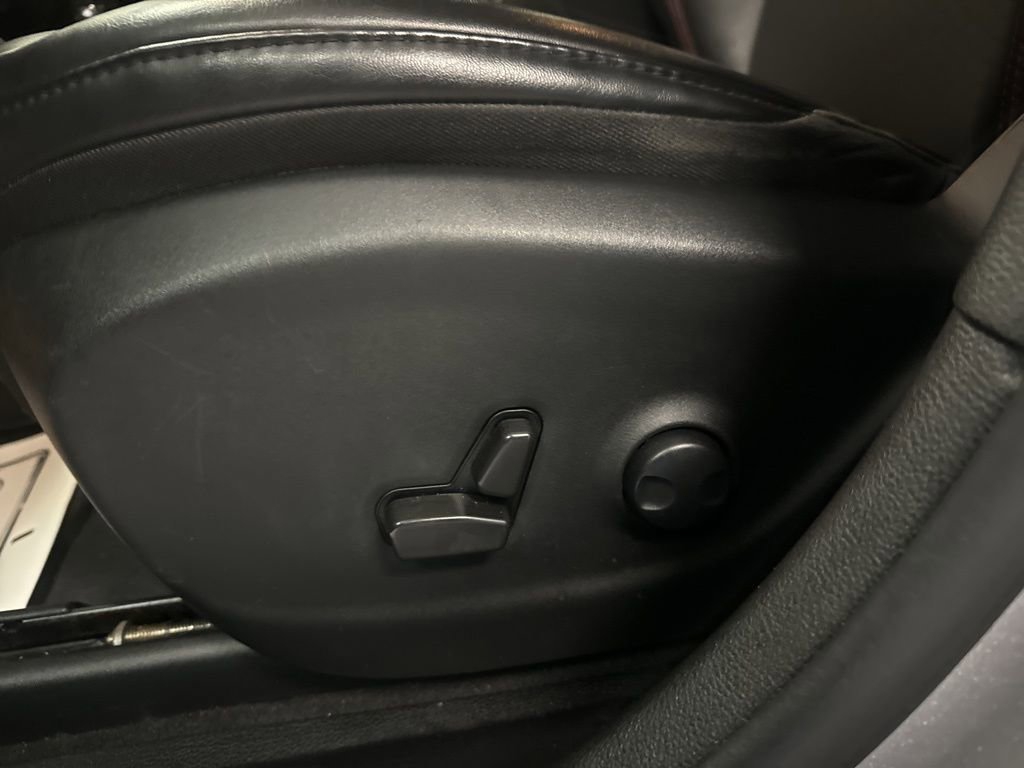 Used 2022 Jeep Cherokee Trailhawk w/ Comfort/Convenience Group image 35