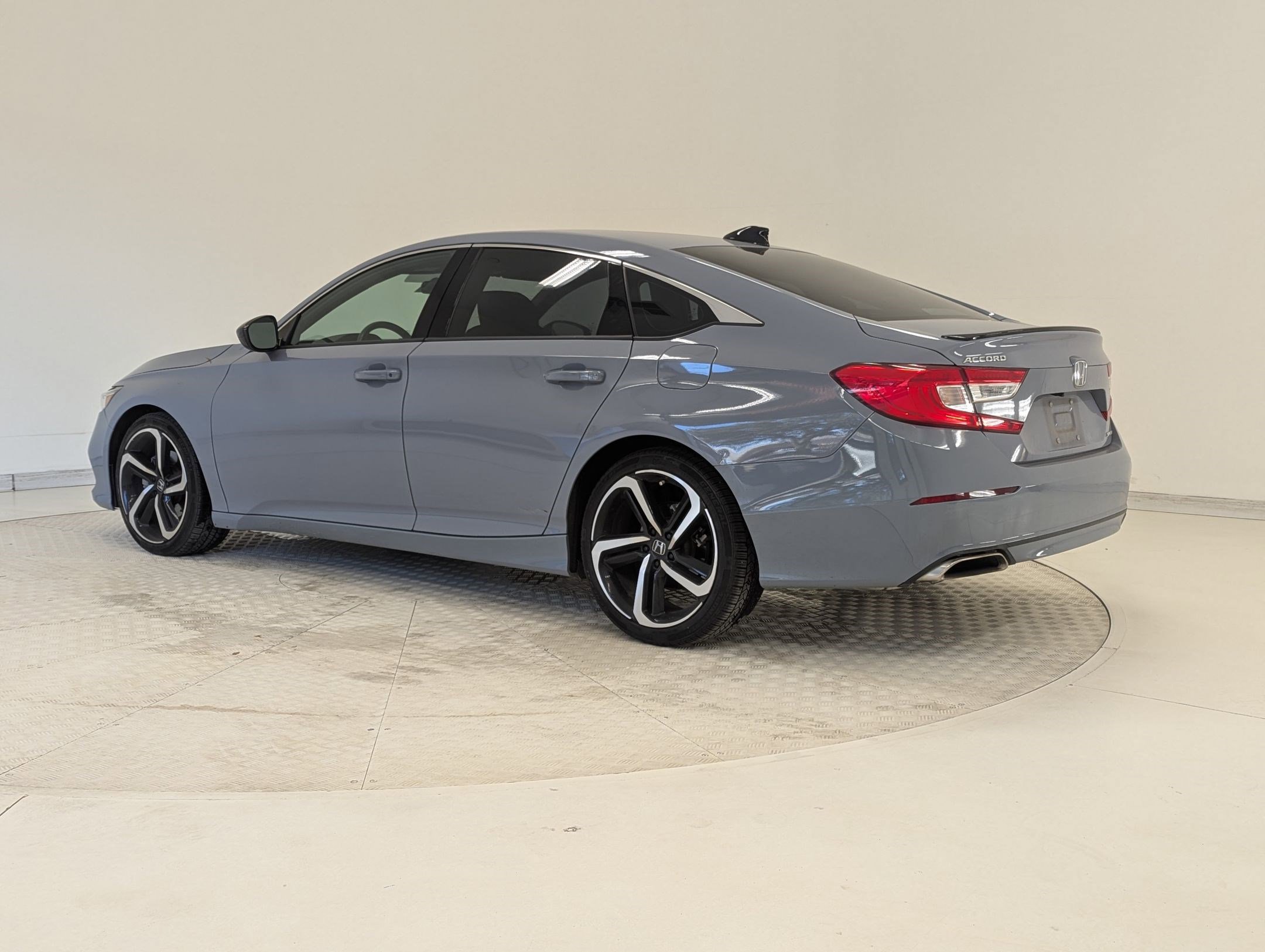 Used 2021 Honda Accord Sport image 3