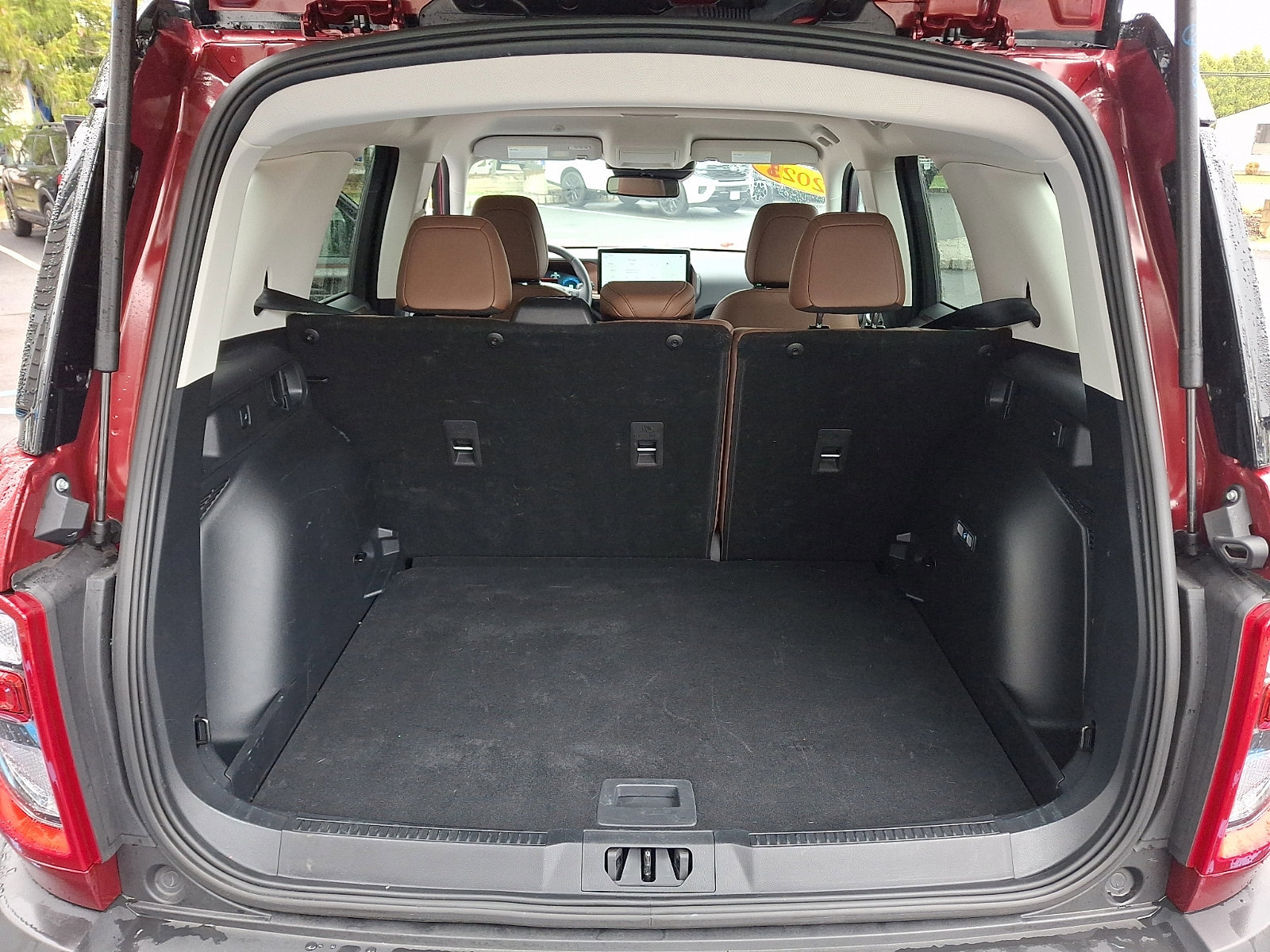 Certified 2025 Ford Bronco Sport Outer Banks w/ Outer Banks Tech Package+ AWD/4WD image 28