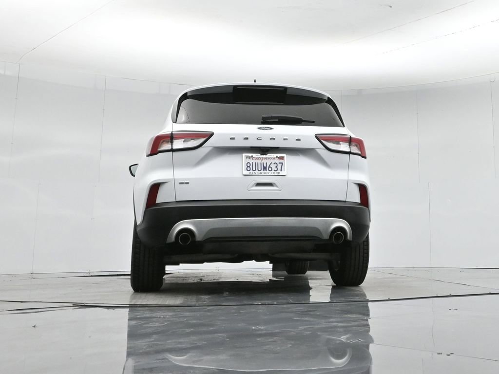 Certified 2020 Ford Escape SE image 17
