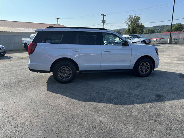 Certified 2025 Ford Expedition Active AWD/4WD image 8