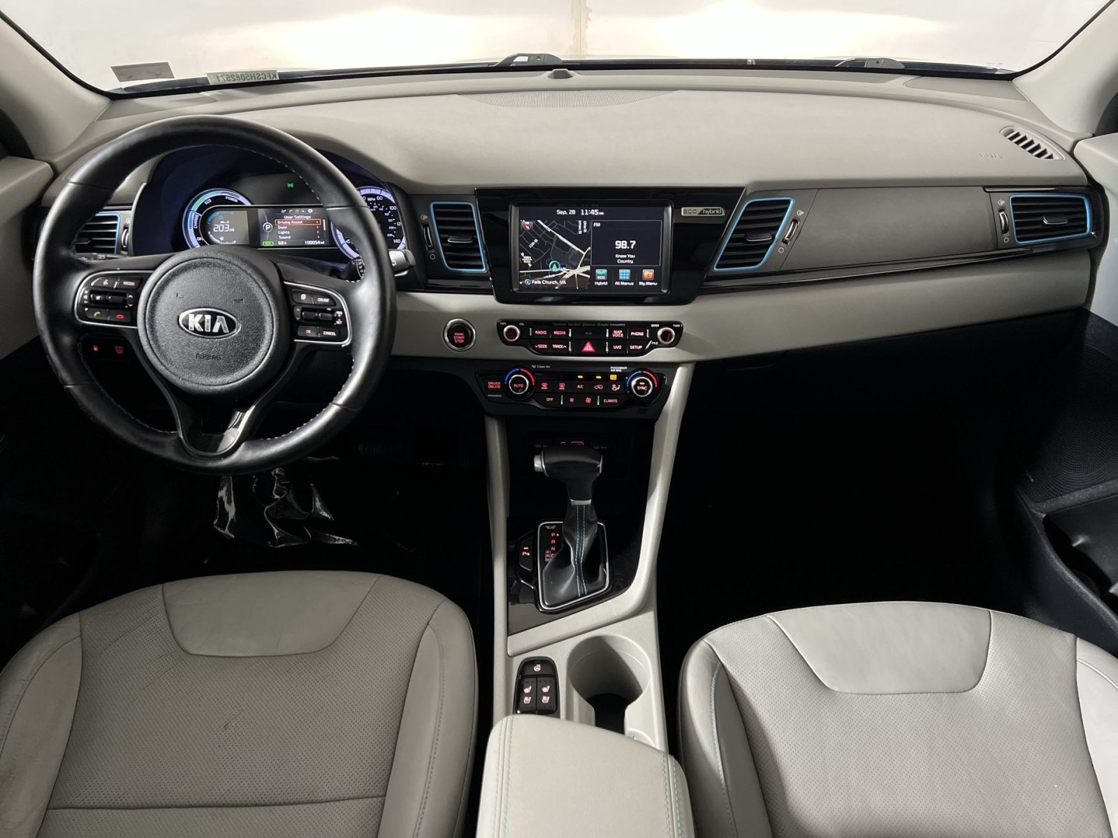 Used 2017 Kia Niro Touring FWD image 23