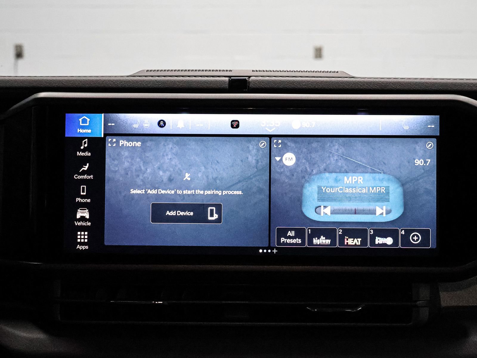 Used 2024 Jeep Wrangler Sahara image 26