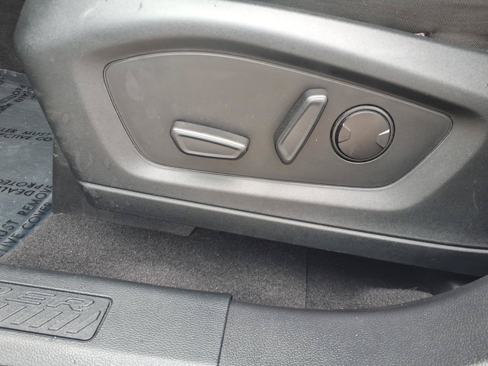 Certified 2020 Ford Explorer XLT RWD image 11