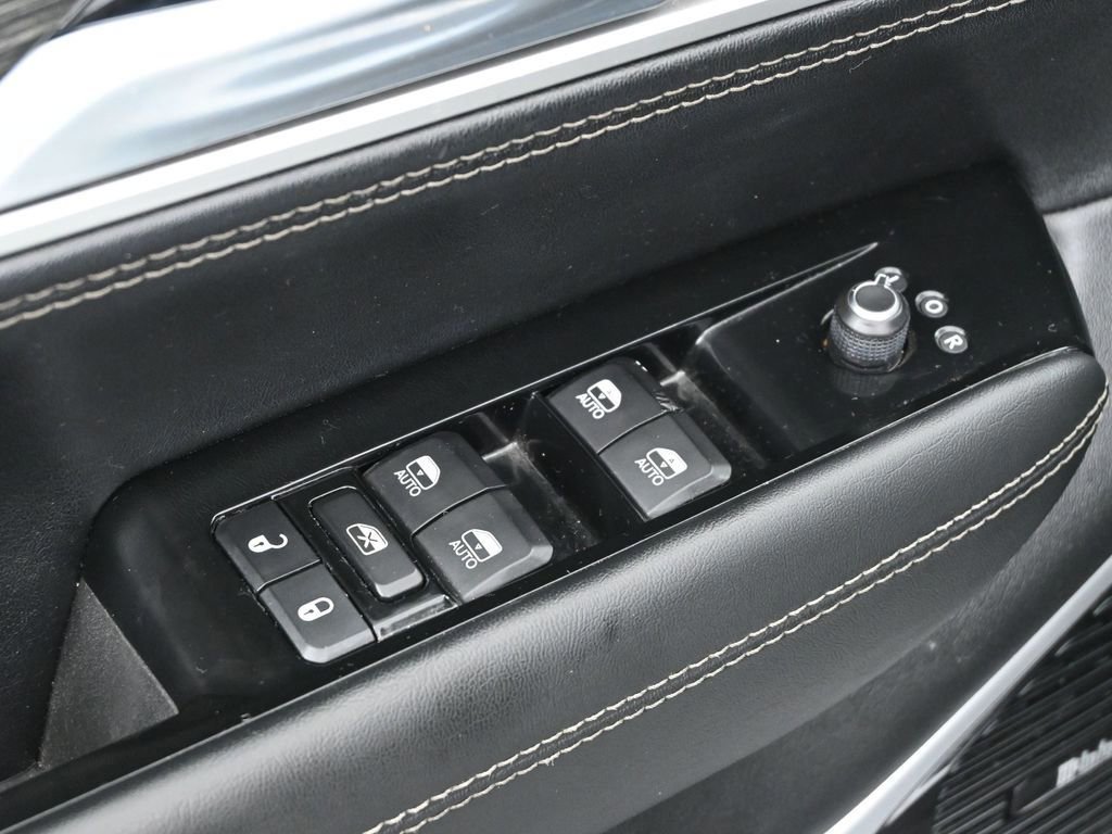 Used 2022 Jeep Wagoneer Series III w/ Premium Group I image 38