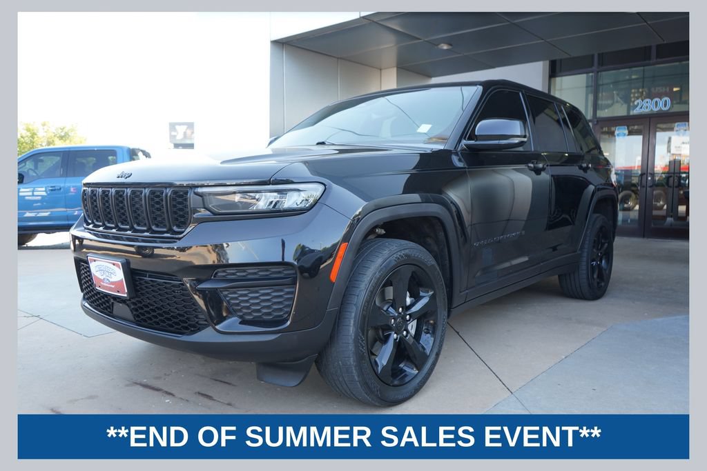 Used 2022 Jeep Grand Cherokee Altitude AWD/4WD image 1