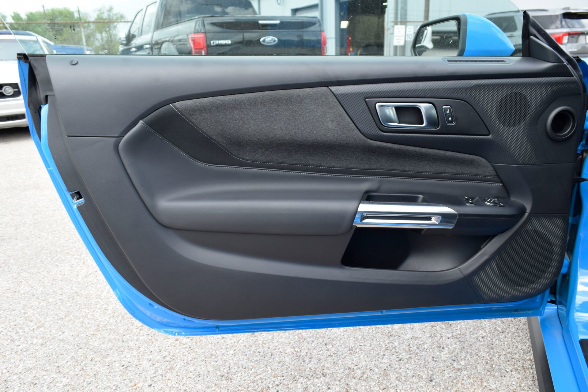 Certified 2025 Ford Mustang Coupe image 19