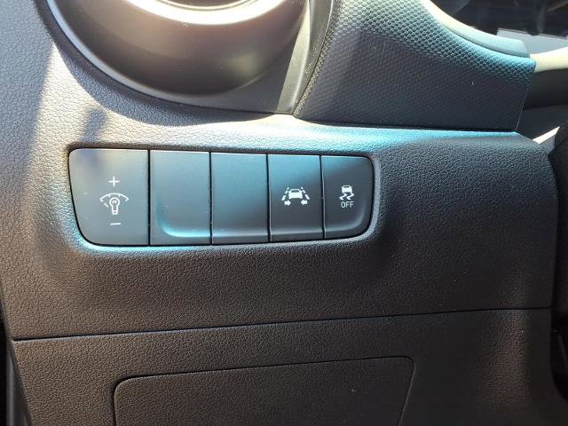 Used 2021 Hyundai Kona SE FWD image 13
