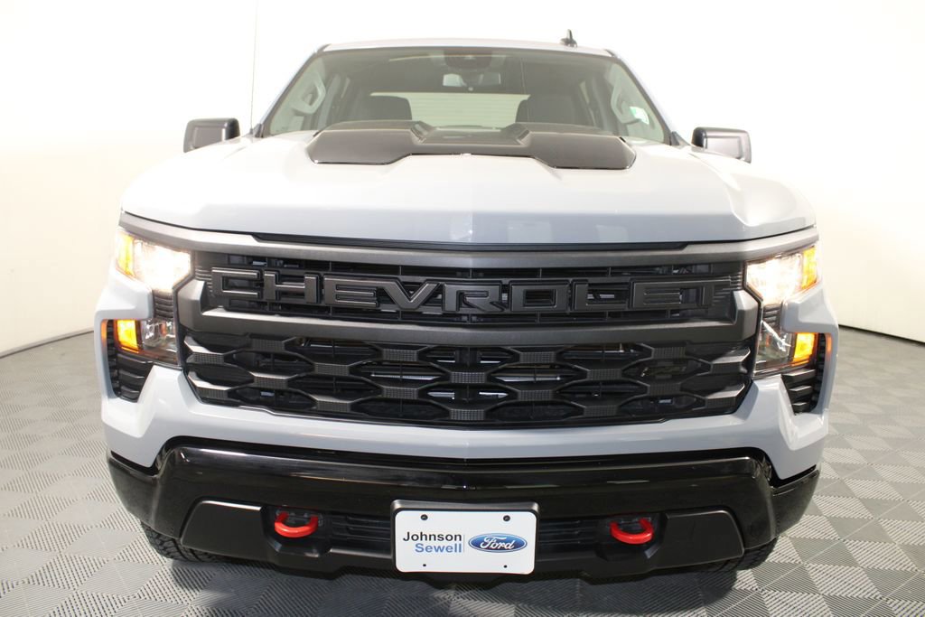 Used 2025 Chevrolet Silverado 1500 Custom Trail Boss w/ LPO, Dark Essentials Package image 6