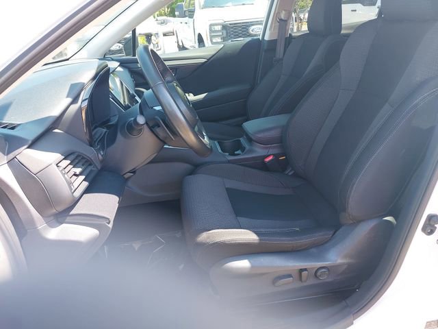 Used 2024 Subaru Outback Premium AWD/4WD image 15