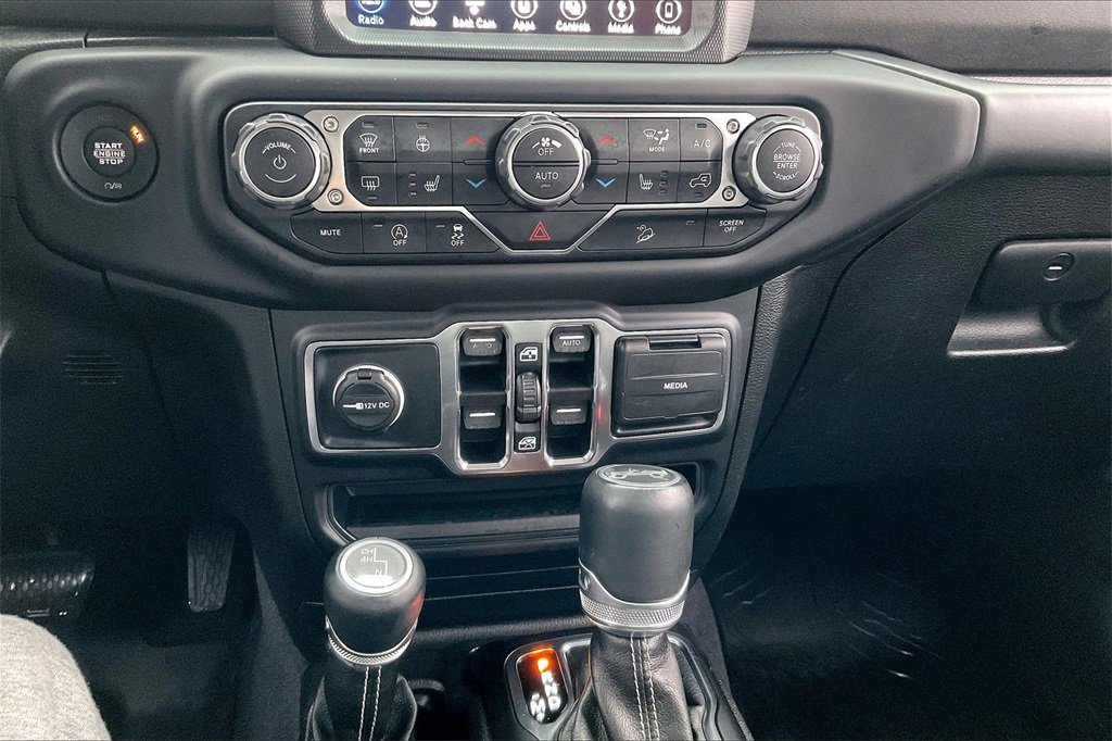 Used 2019 Jeep Wrangler Unlimited Sahara image 31