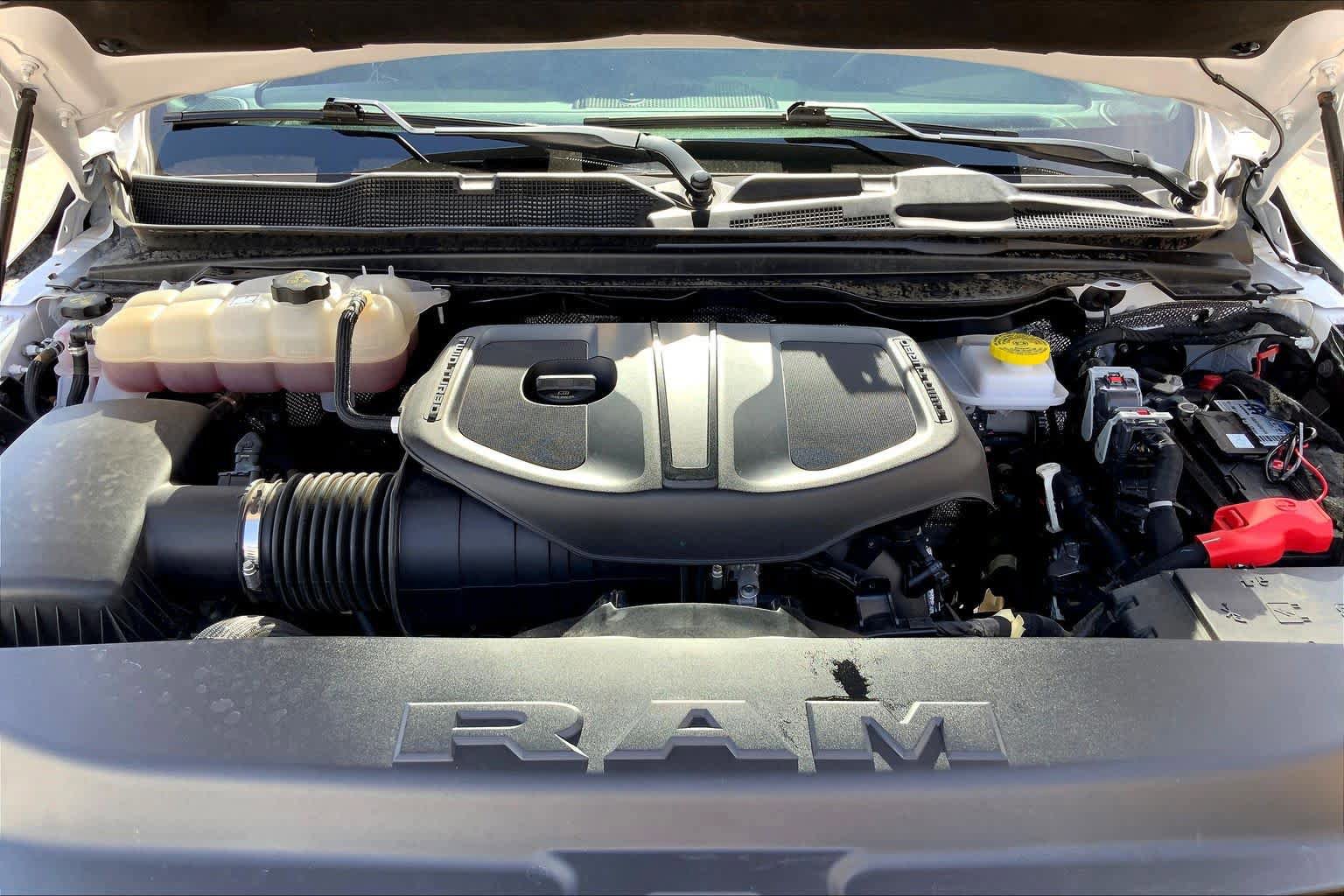 Used 2025 RAM 1500 Laramie w/ Laramie Southwest Edition AWD/4WD image 31