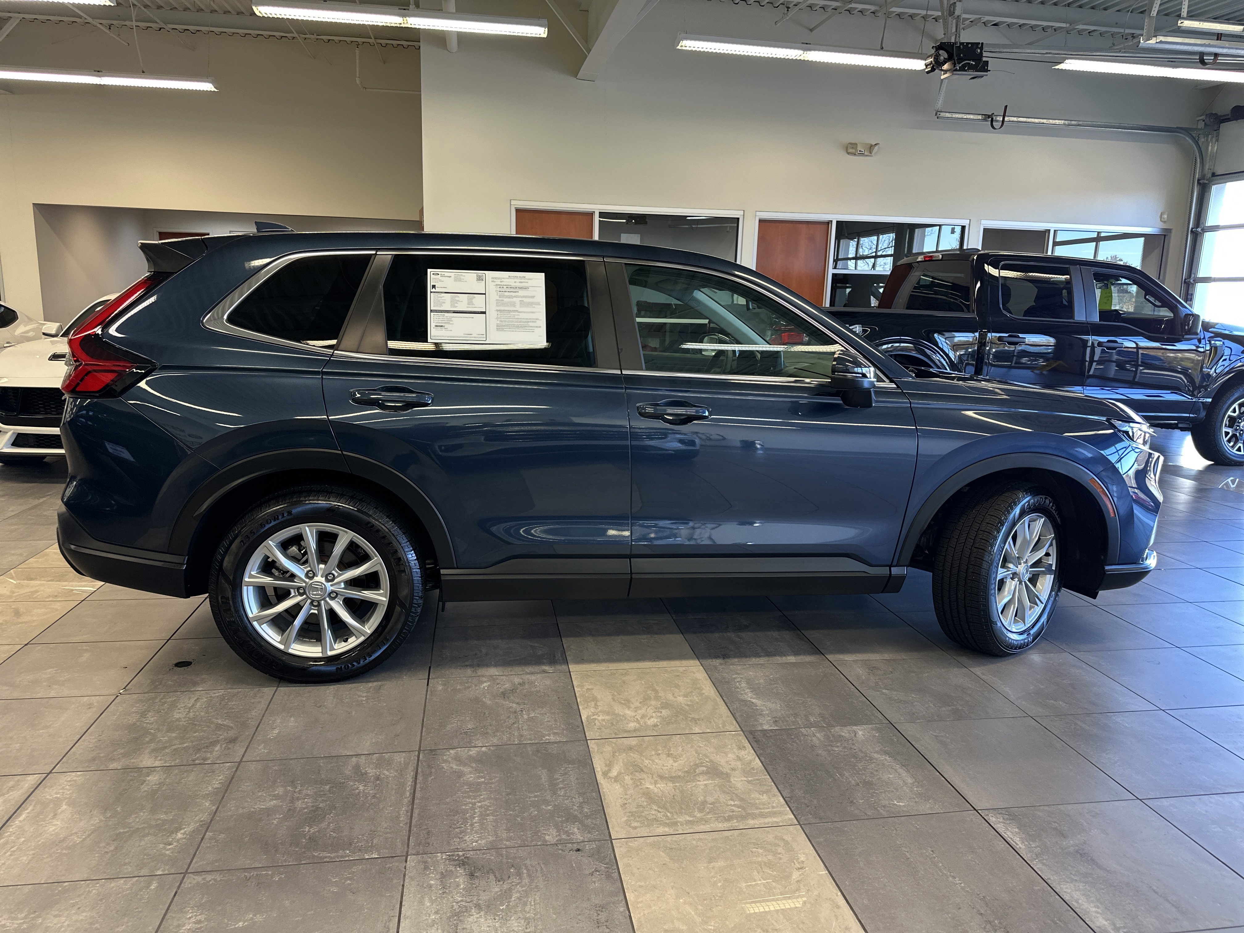 Used 2024 Honda CR-V EX image 6