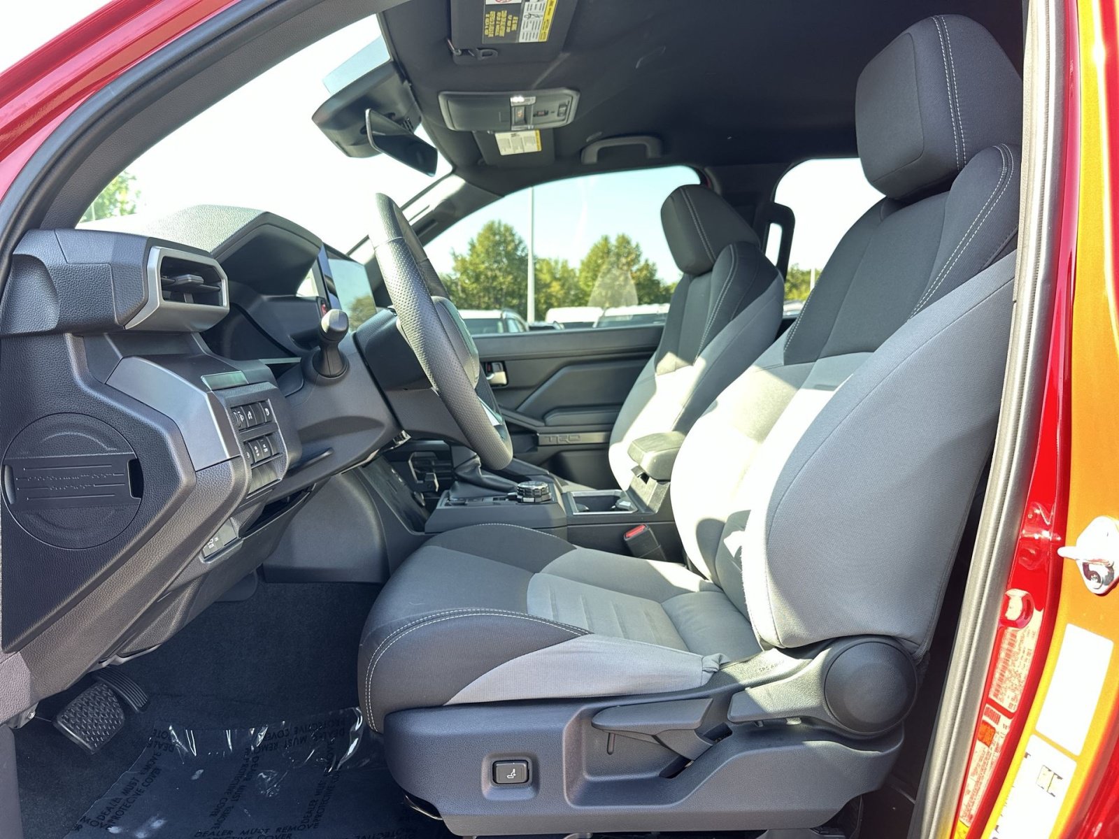 Used 2025 Toyota Tacoma TRD Off-Road AWD/4WD image 14