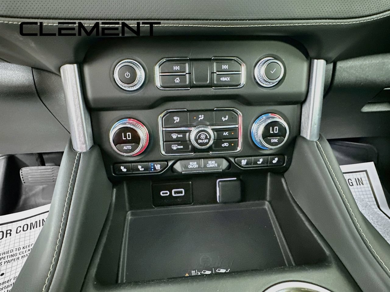 Used 2024 GMC Yukon XL SLT AWD/4WD image 22
