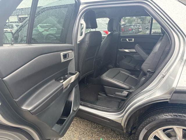Certified 2023 Ford Explorer XLT w/ Equipment Group 202A AWD/4WD image 7
