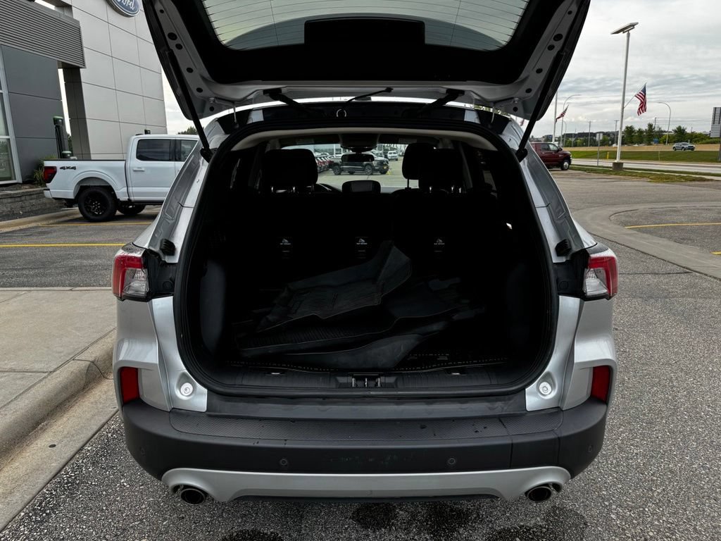Certified 2020 Ford Escape SE Sport AWD/4WD image 39