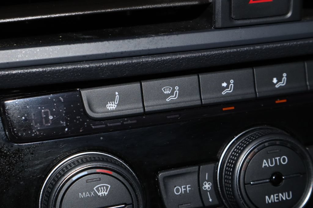 Used 2024 Volkswagen Jetta SE FWD image 31